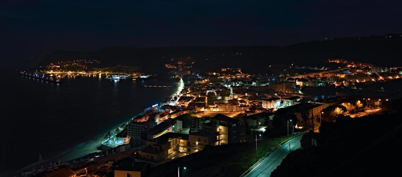 Sea View Apartment Sesimbra- Apartamento Vista Mar Luaran gambar